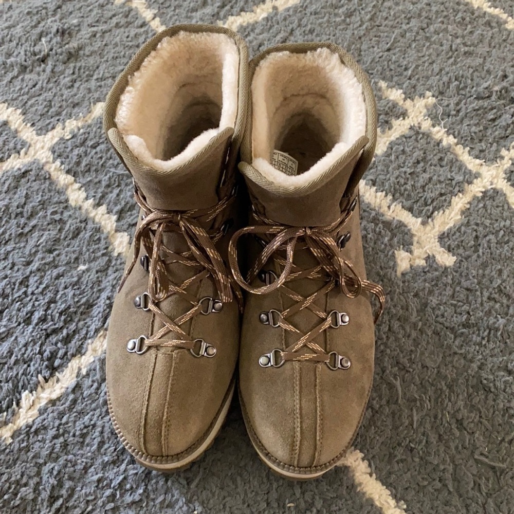 UGG(R) Birch Waterproof Lace-Up Winter Bootie